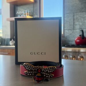 AUTHENTIC Gucci Leather Queen Bee Belt Size 95/38| Crystal Pearl Buckle